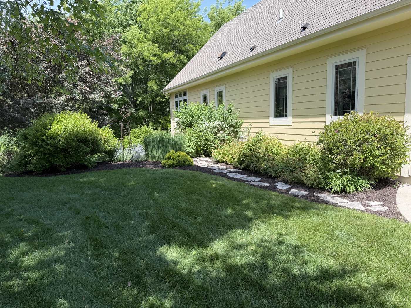 Fresh mulch bed installation